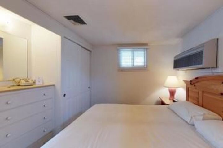 Room 83 of 171