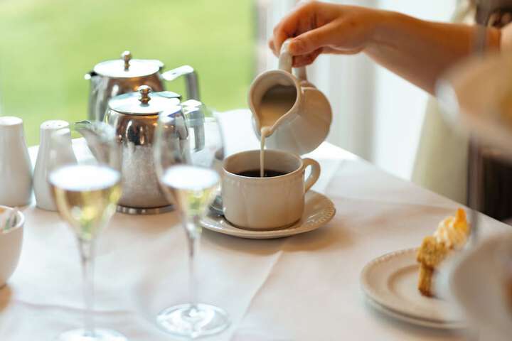 Dining 19 of 56