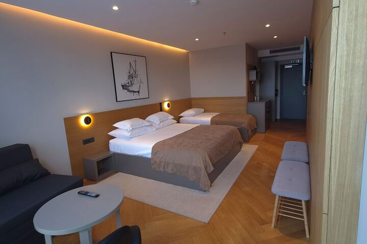 Room 35 of 59