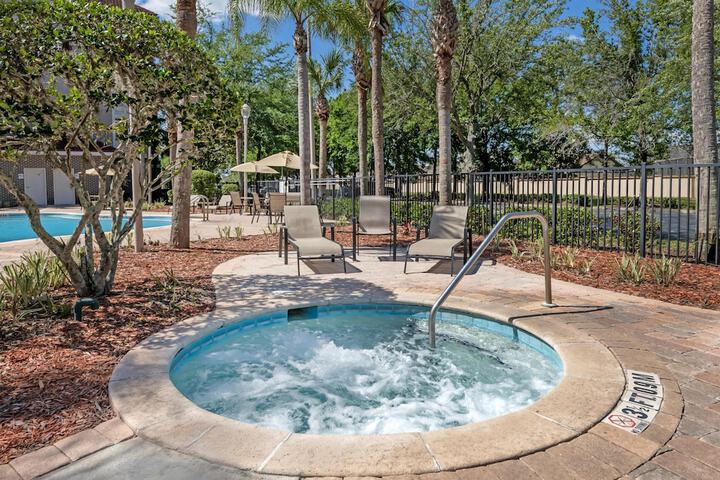 Pool Hotel
