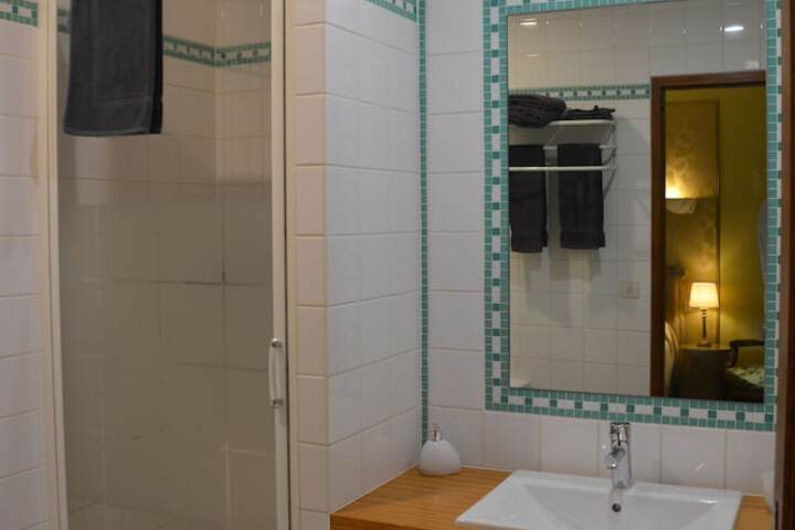 Room 26 of 60