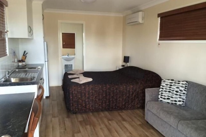 Room 14 of 33