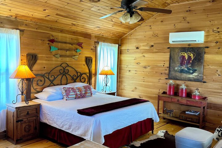 Room 28 of 201