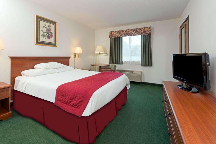 Queen Bed Accessible (4 of 22)