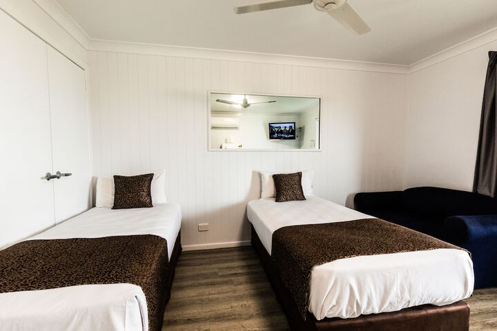 Room 4 of 43