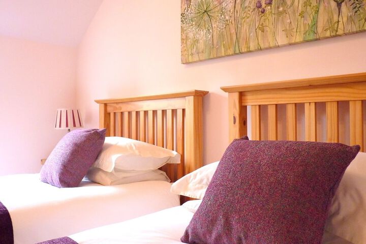 Room 3 of 16