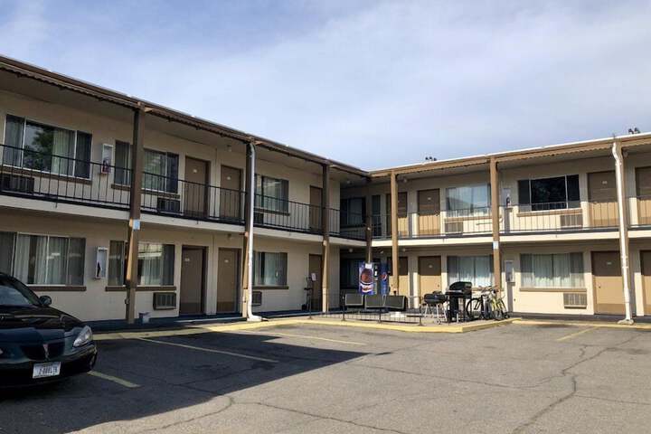 Hotel 7 of 8