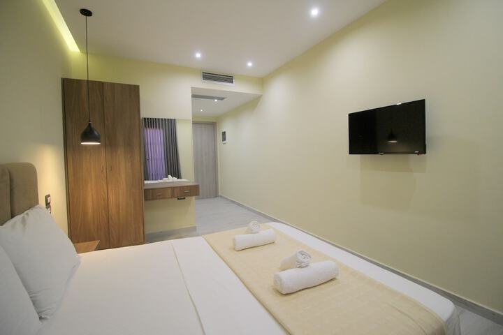 Room 14 of 34