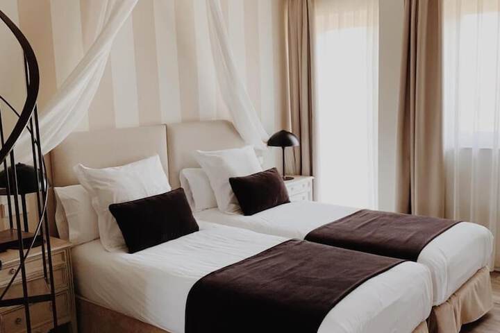 Room 10 of 62