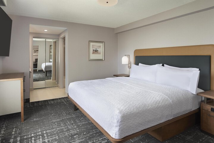 Room 10 of 46