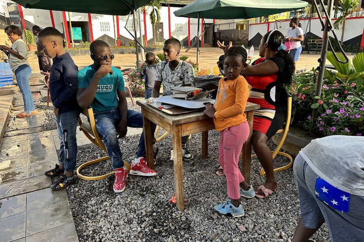 Childrens Activities 255 of 307