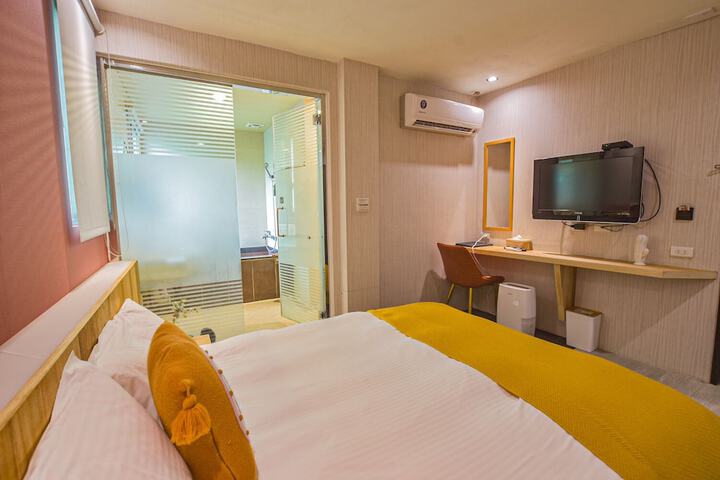 Room 32 of 56