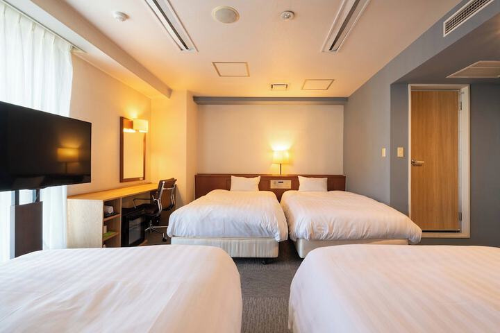 Room 27 of 58