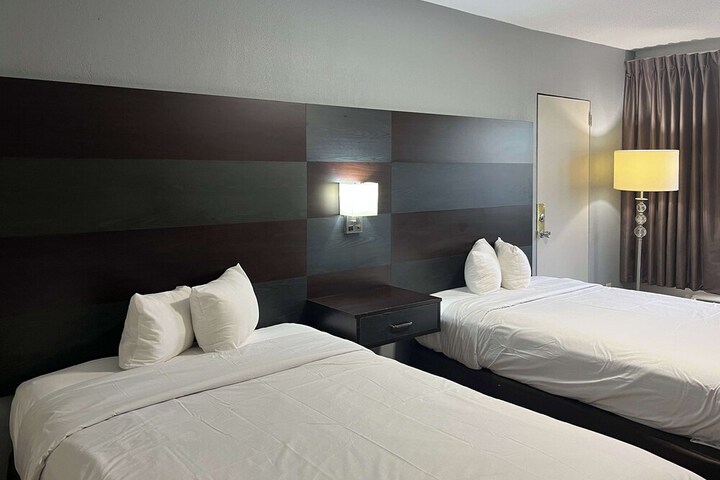 Room 16 of 26
