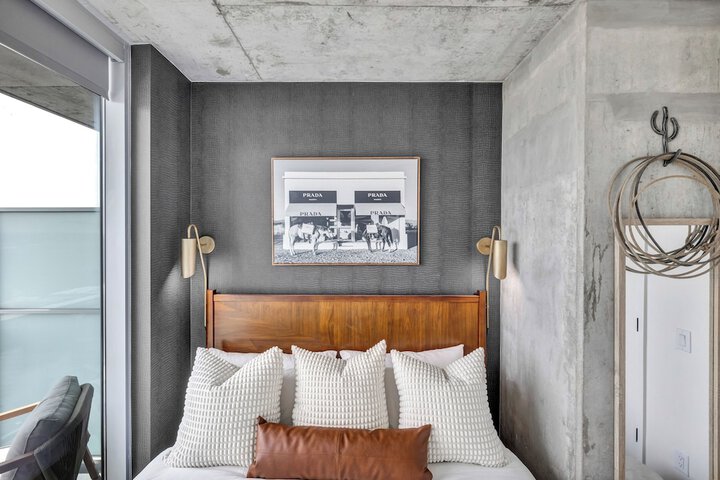 Room 185 of 860