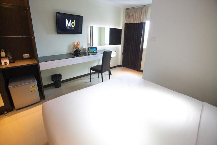 Room 10 of 34