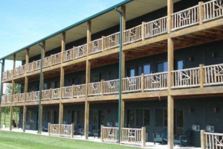Exterior of The Inn at Bristol Harbour