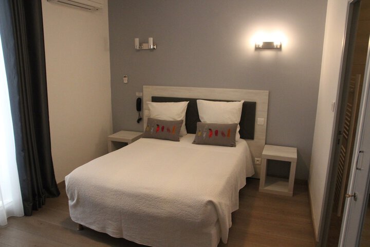 Room 4 of 15