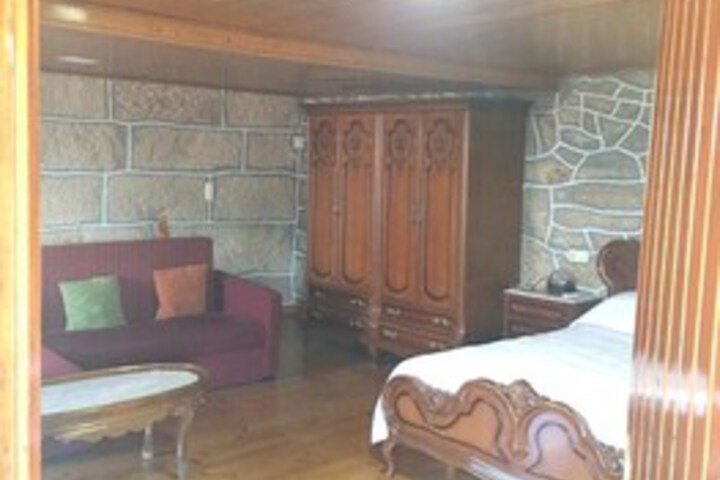 Room 227 of 244