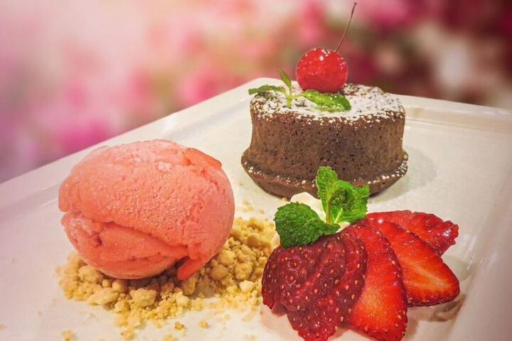 Lounge 48 of 80