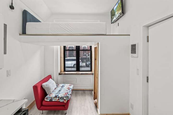 Room 15 of 110
