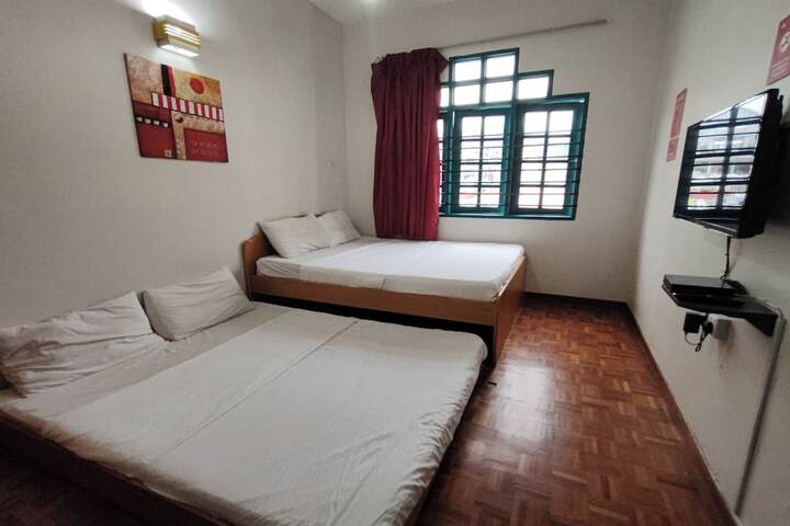 Room 14 of 36