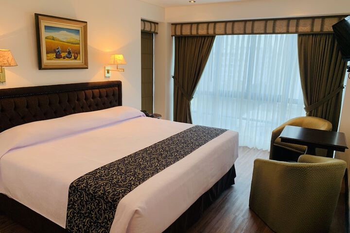 Room 6 of 42
