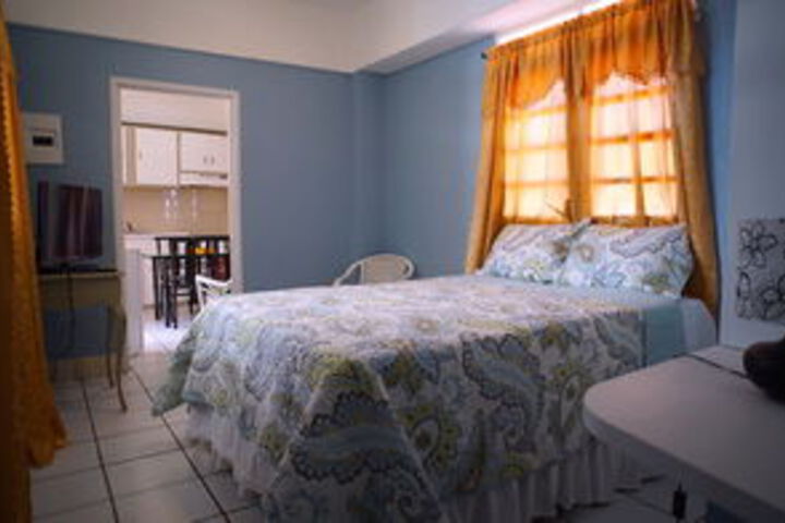 Room 5 of 17