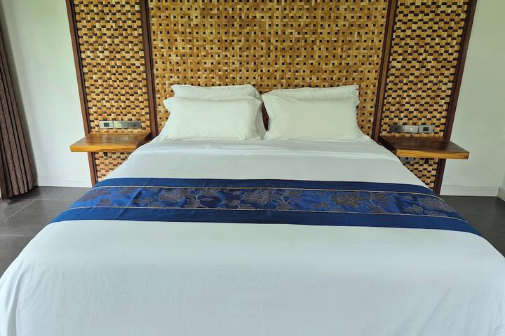 Room 42 of 107