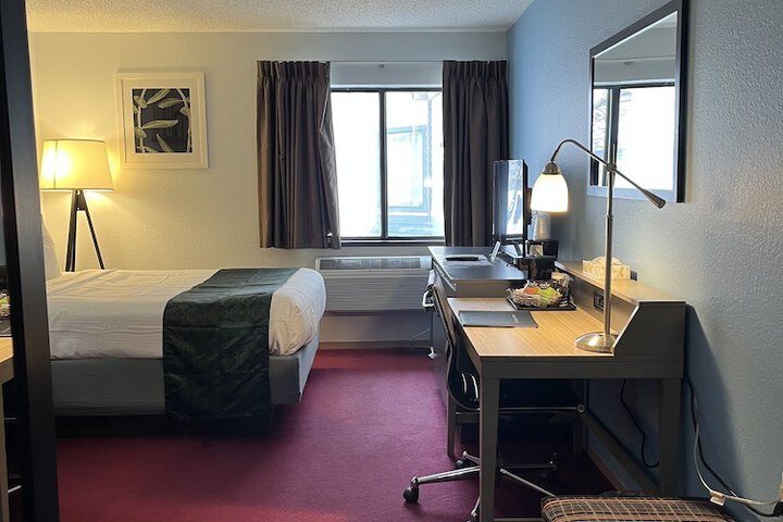 Room 10 of 51