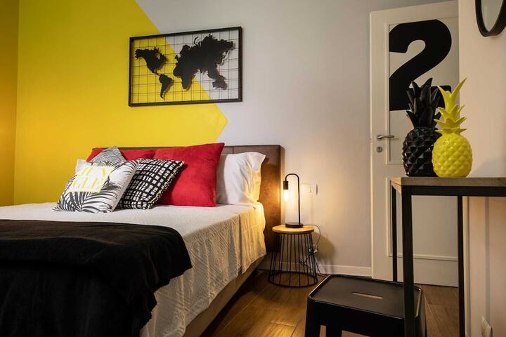 Room 10 of 36