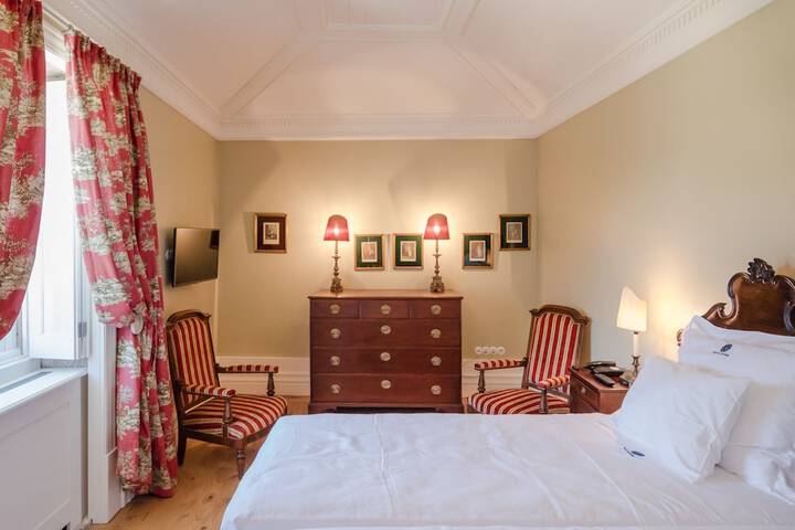 Room 4 of 34