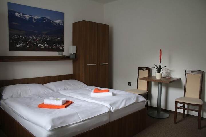 Room 20 of 35