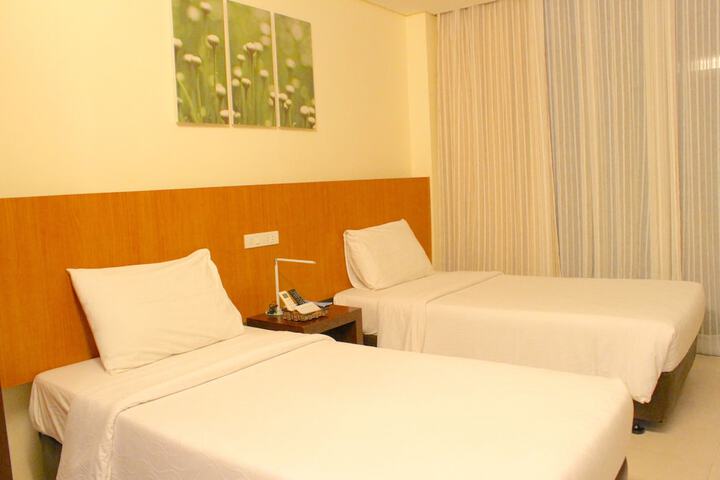 Room 32 of 159