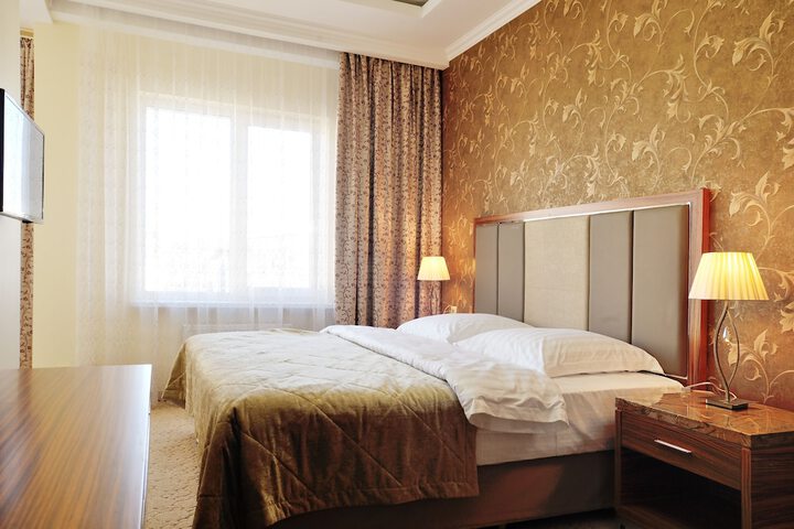 Room 5 of 37