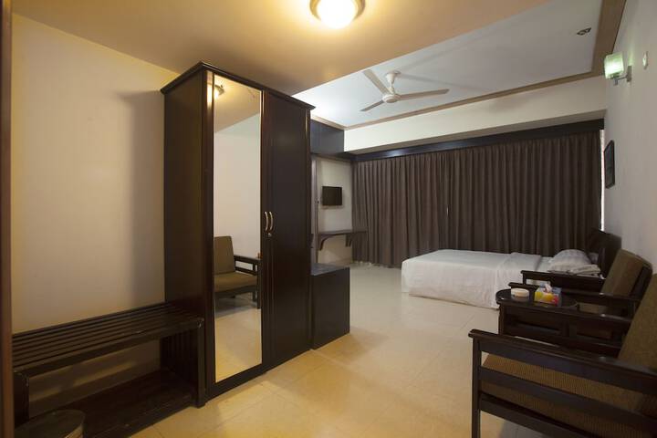Room 27 of 36