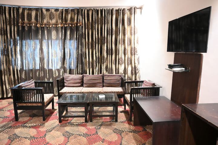 Room 13 of 52