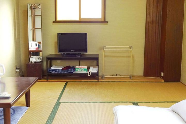 Room 15 of 66