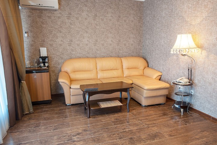 Room 9 of 22