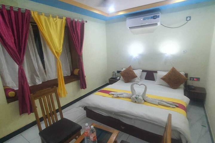 Room 13 of 27