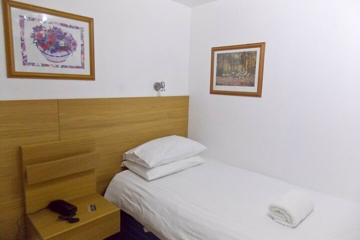Room 33 of 52