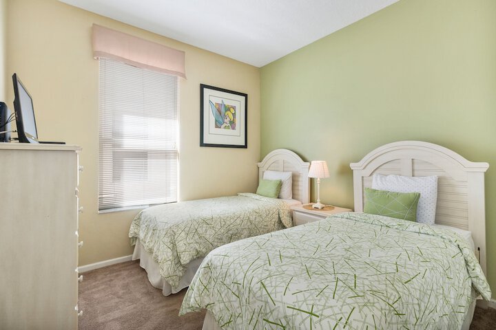 Room 7 of 32