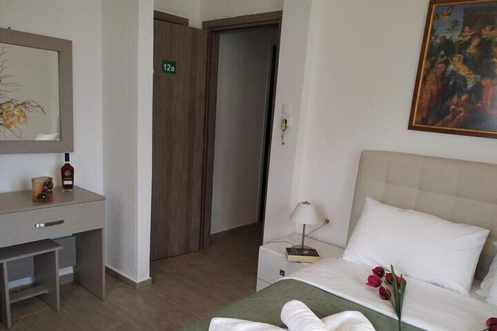 Room 8 of 51