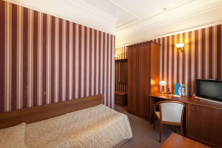 Room 11 of 64