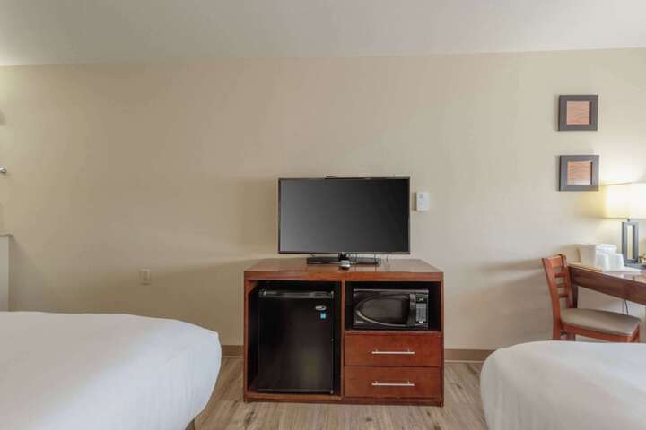Room 18 of 132