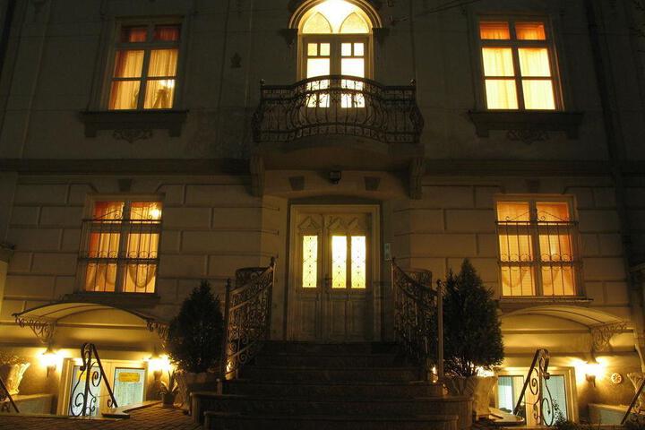 TOKIN HOUSE
