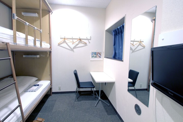 Room 16 of 94