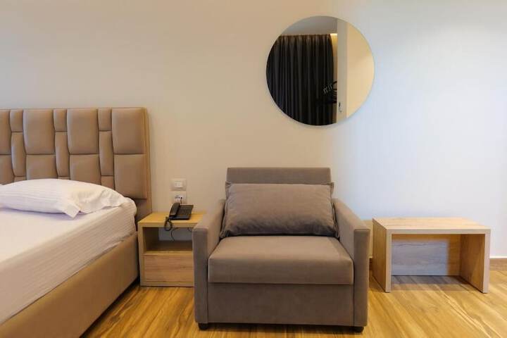Room 46 of 107