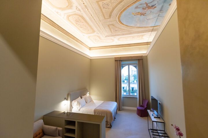 Room 8 of 46