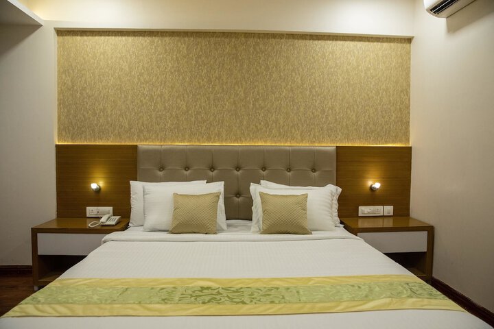 Room 2 of 17